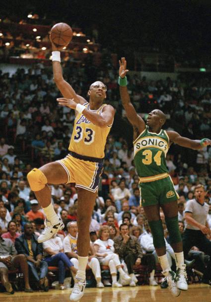 Kareem Abdul-Jabbar a 41 anni, nel 1988, vinse il suo sesto titolo Nba, il quinto con i Lakers. 